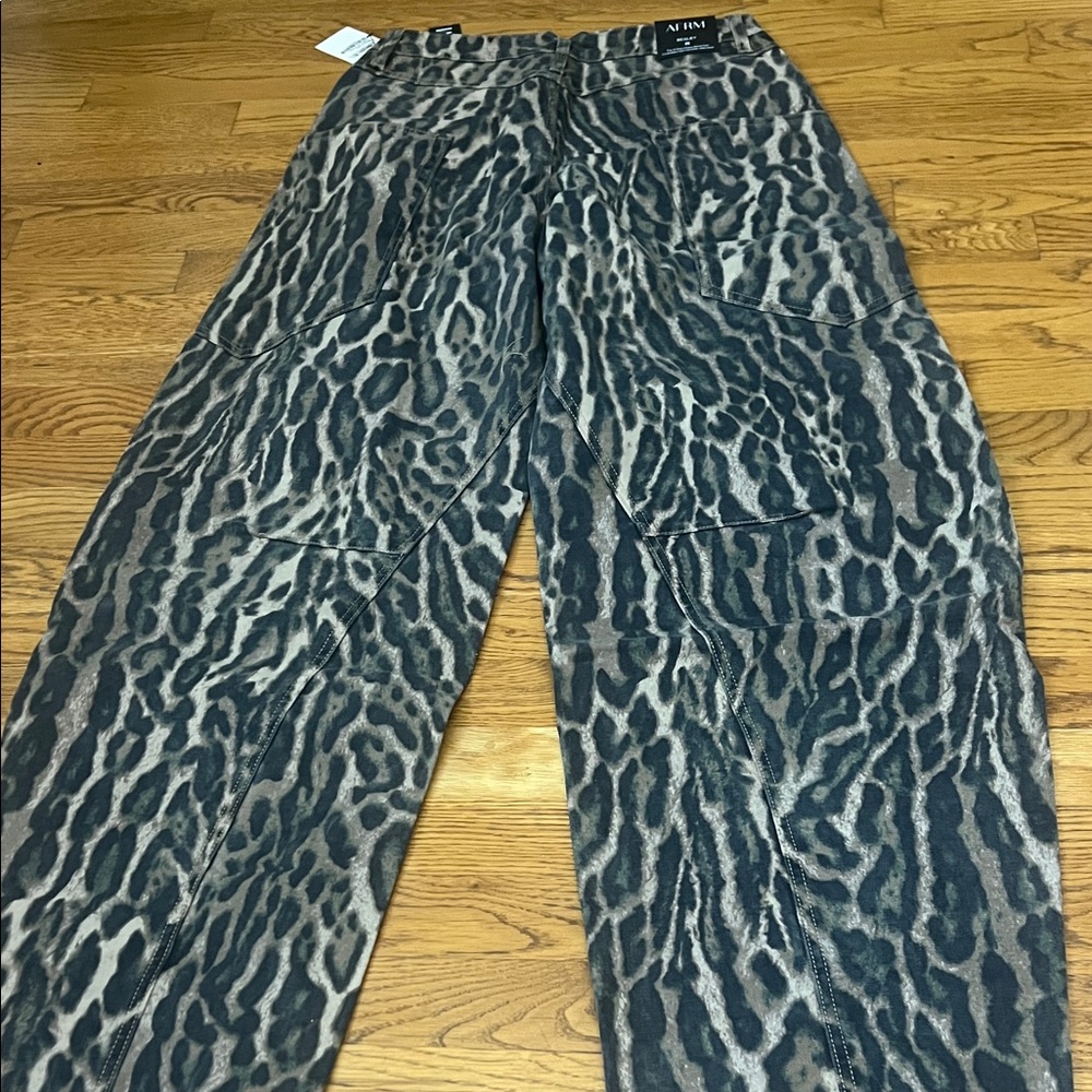 AFRM Bexley Leopard Barrel Leg Jeans size 26 - Picture 6 of 9